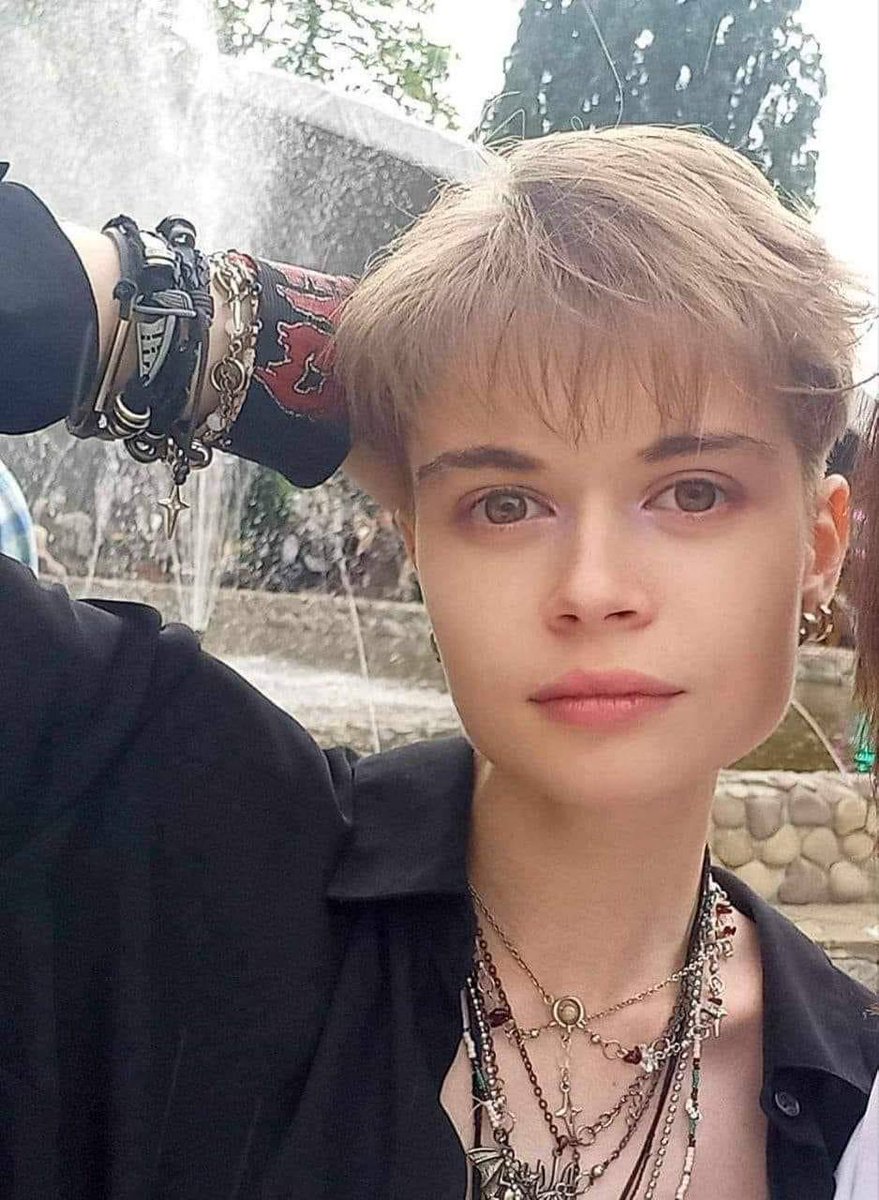 Veronika Kozhushko was an artist. 

She lived in Kharkiv. 

Yesterday, she was killed as Russia was bombing the city again. 

She was just 18.