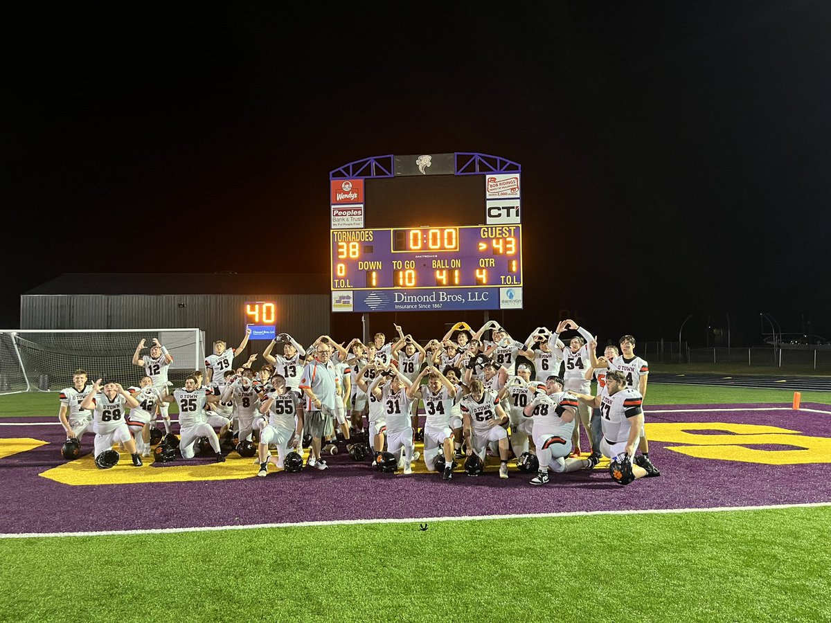 coachc_7's tweet photo. Beyond proud of these guys for a hard fought win tonight! Battled through adversity on so many levels and never stopped fighting. Enjoy the win but we’re just getting started! #OTF #AllInAllUs #OTN #OsUp🔸◼️💯 @areasports @repkingtrep33 @JustinHatten21 https://t.co/D2N5cp8HI3