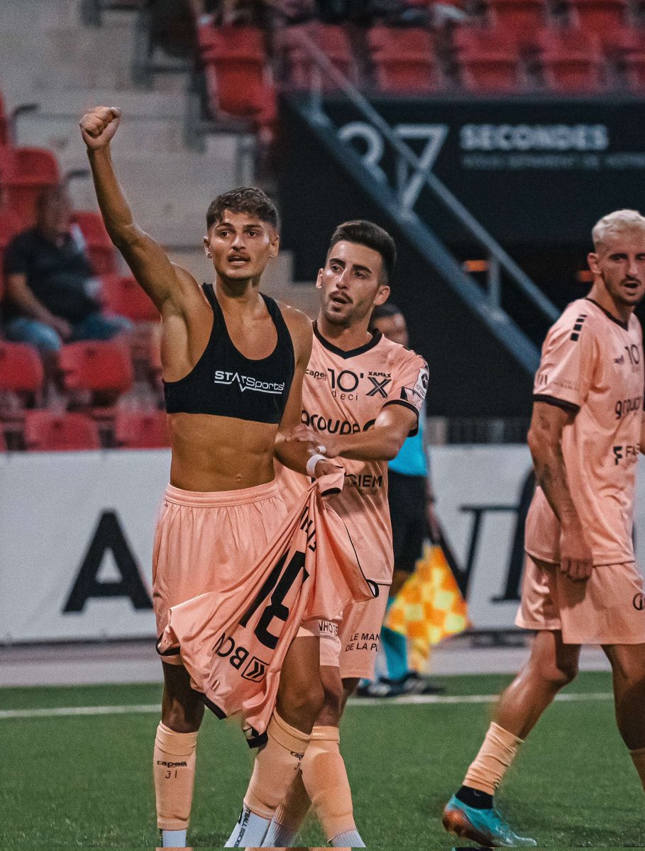 XamaxFCS_DE's tweet photo. 💪🤩🔴⚫ Francesco Lentini
Erstes Spiel in der Startelf, erster Assist, erstes Tor – und das alles mit 17 Jahren! 🤯
#SangRougeNoir #XAMVAD 4:1 https://t.co/s1IBs6xfCn