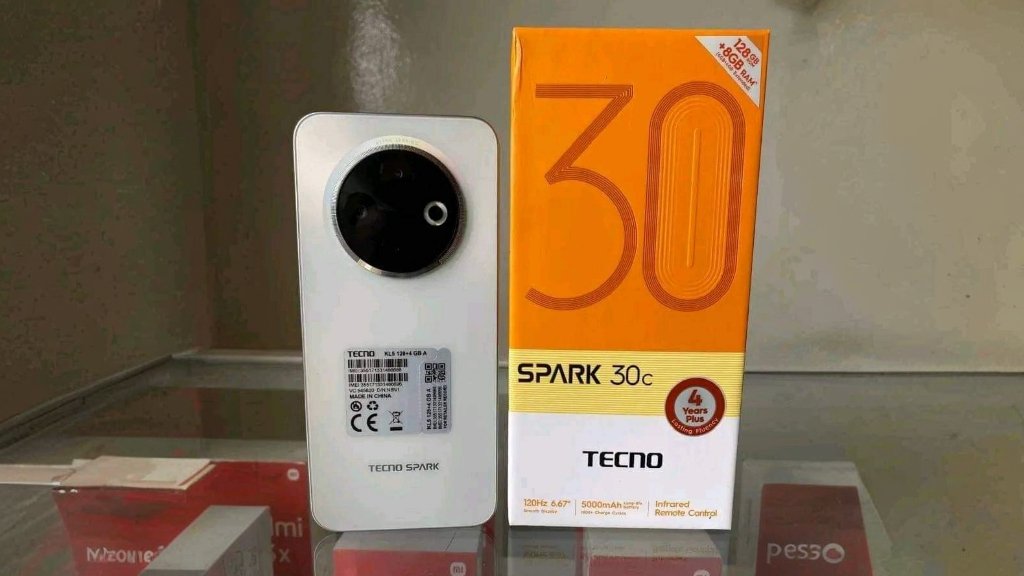 TechDotPk97's tweet image. Tecno Spark 30C 4G Specification 
model no KL5

📱720×1600 resolution display
🦾MediaTek Helio G81
📷48MP+8MP Dual camera
🤳8mp 
🔋5000Mah battery 
🔌18W charging 
🛜WiFi 2.4/5ghz
💳NFC
💾4GB Ram+128 GB storage 
-166 (L)× 78 (W)× 8(H)mm
🎧3.5mm
#tecnoSpark30c4g #tecnospark30c