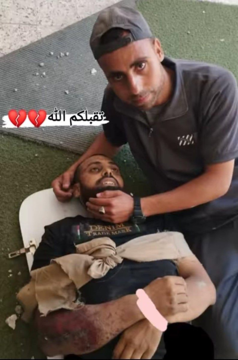 صورة من كمائن الشجاعية وأثناء التوغل الأخير فيها، يظهر في الصورة البطل محمد الجمال يودع أخيه الأكبر أمجد الجمال الذي ارتقى بعد خروجه لإستهداف آلية ،، وبعدها بساعات قليلة يرتقي محمد على درب أخيه شهيد.ا ... صدقوا فسبقوا 💚