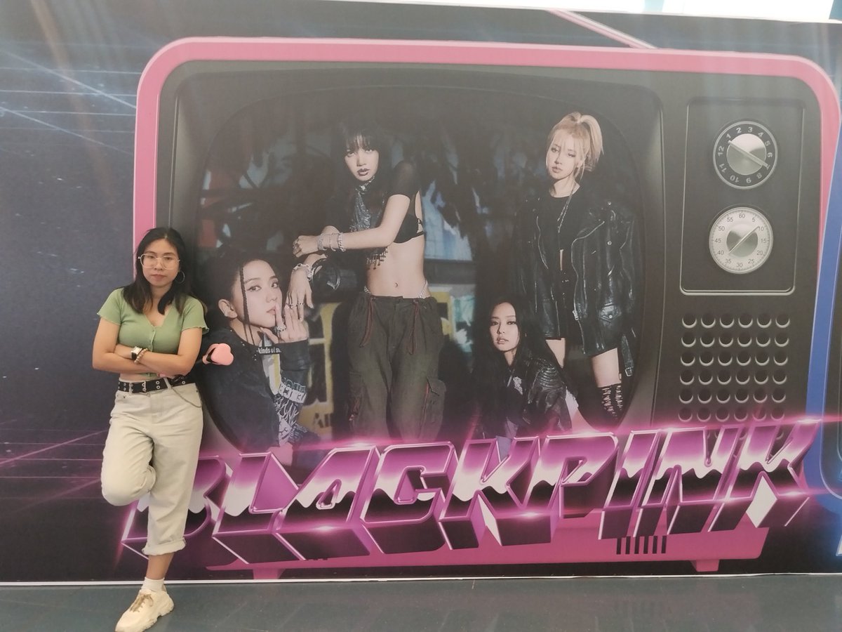 LadyMisyelKim's tweet photo. @WeTeuMesPH @BLACKPINK_PH
#KmmunityPHLovesTeumes
#KmmmunityPHLovesBlinks
#GoLangGo
#BlinkTeumeCon
#SMFANFEST
#StanlyEvents #PlaygroundForFans https://t.co/nxqB8k9ycn