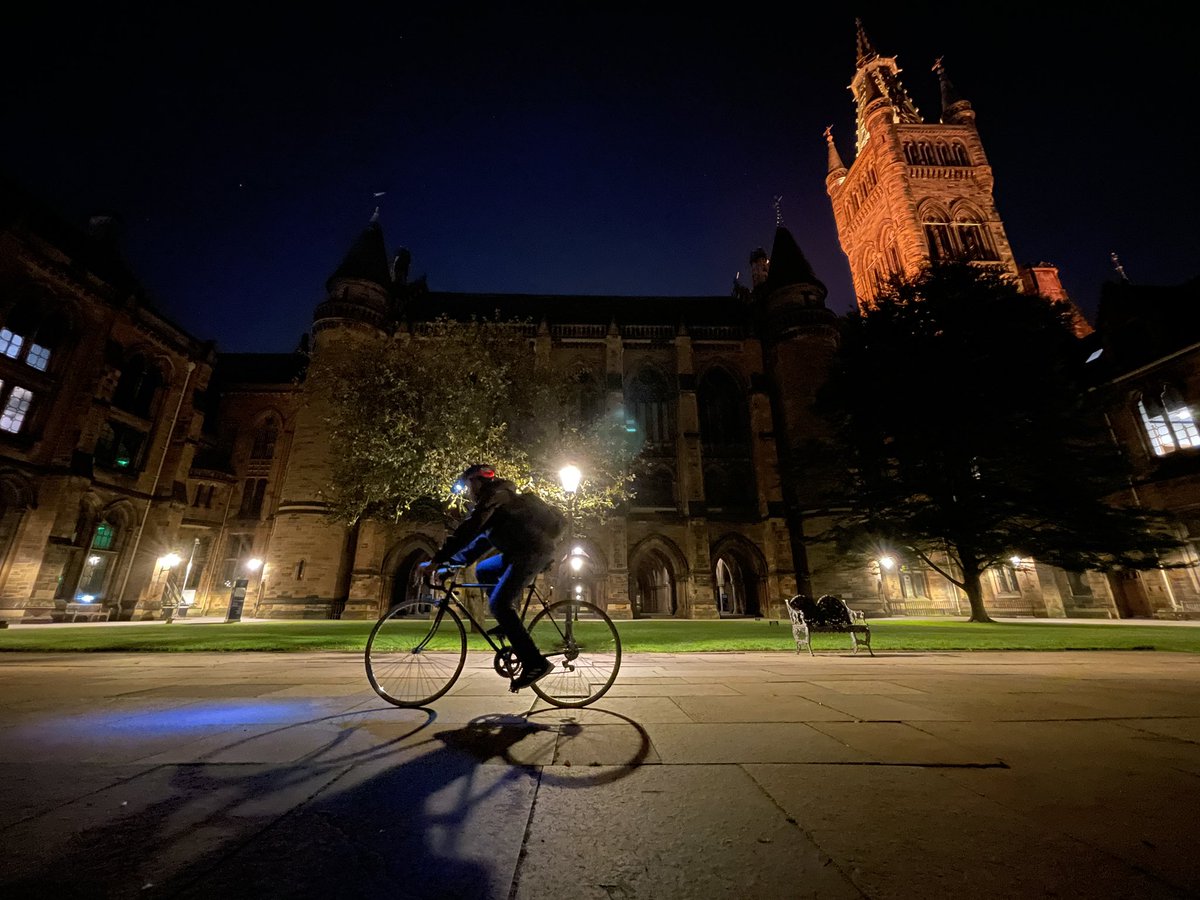 phsurasak's tweet photo. Night ride at @UofGlasgow https://t.co/qdBeShfZcW