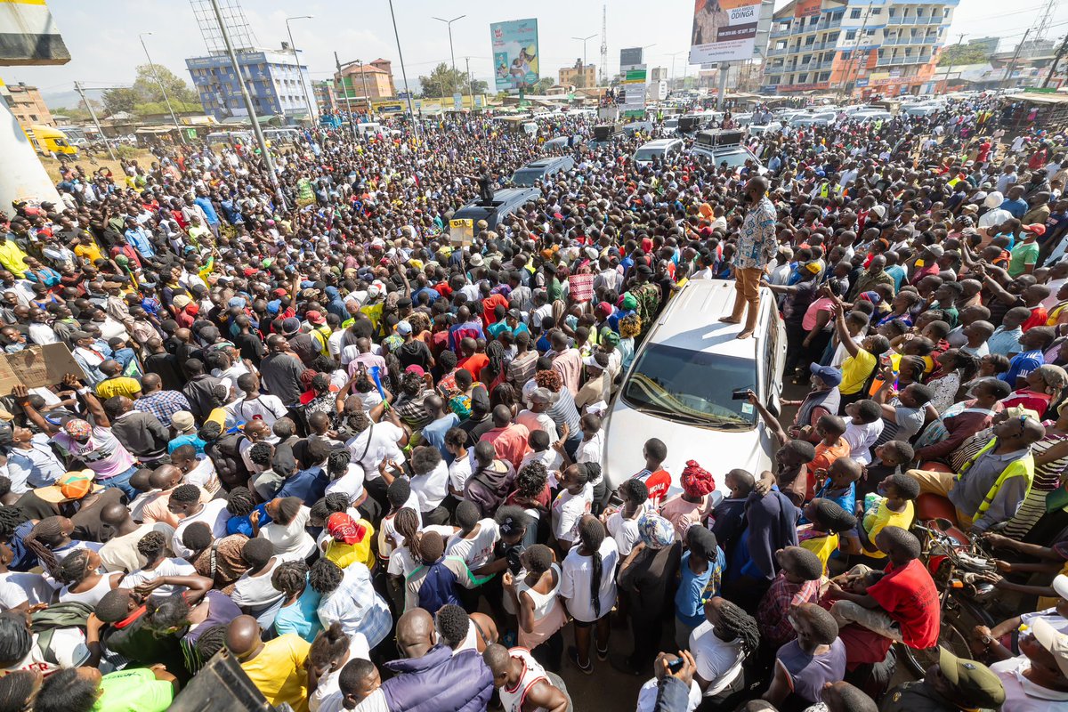 PETERMAYA027's tweet photo. Youths from Kondele have apologized to Pres Ruto for throwing stones at him during last campaign.

Kondele, Kisumu City iko Love ❤️ for President @WilliamsRuto 
#RutoInKisumu https://t.co/QetdF07Uo7