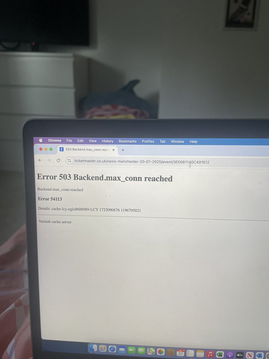 eilishanderson's tweet photo. I’ve been sat on @TicketmasterUK since 8am on the countdown for it to refresh to this???? is this a fucking joke??? @oasis https://t.co/dZLt7ZH2kb