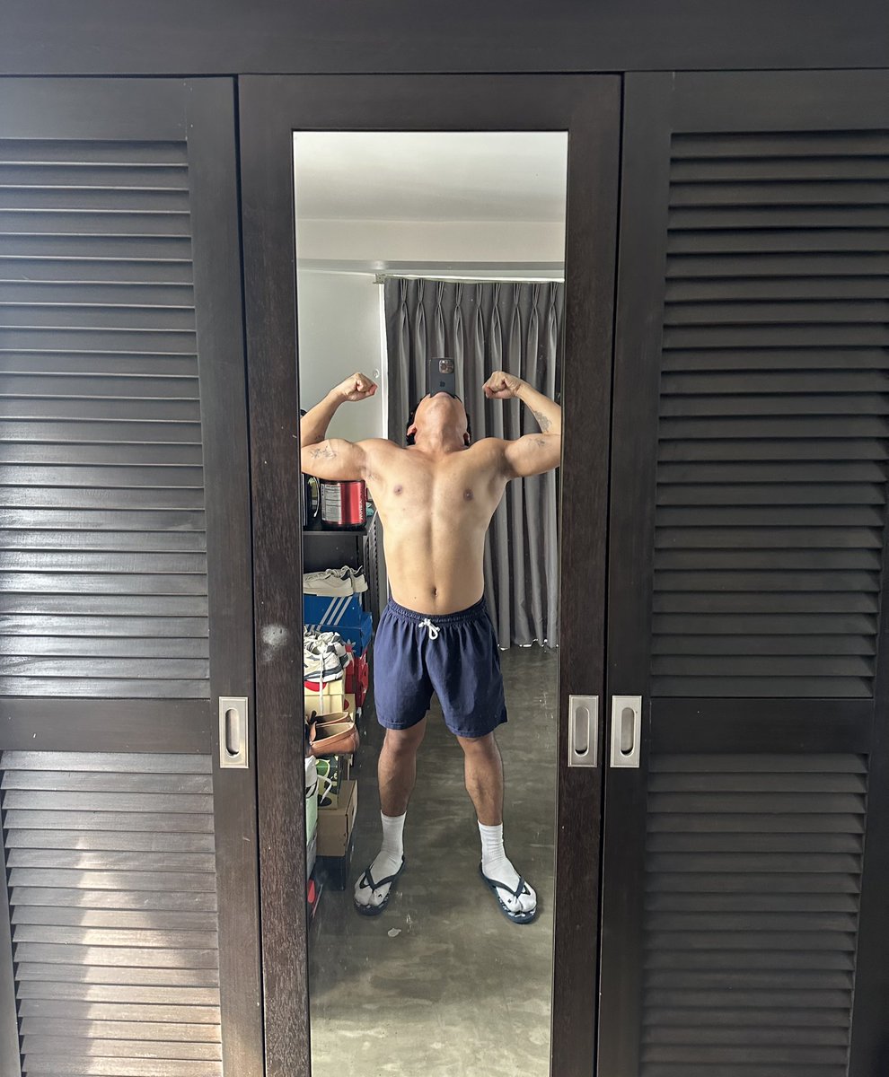 kuysbemb's tweet photo. Lisuda man diay ani na pose 😭😭 https://t.co/Pq7AYK4990