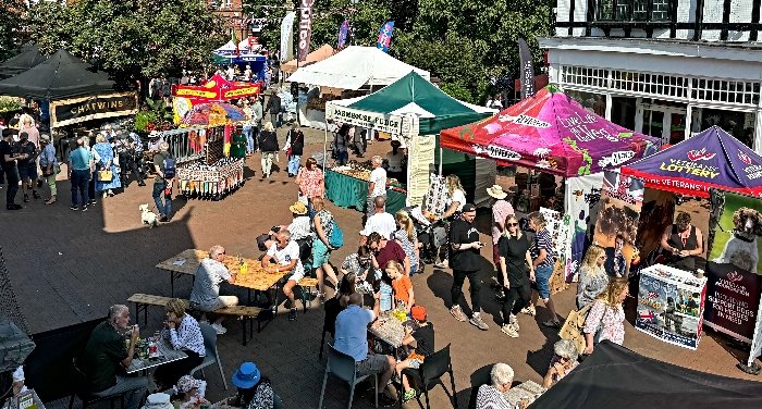 nantwichnews's tweet image. NANTWICH: Nantwich Food Festival off to sizzling start on Friday as thousands bask in sunshine thenantwichnews.co.uk/2024/08/31/nan…