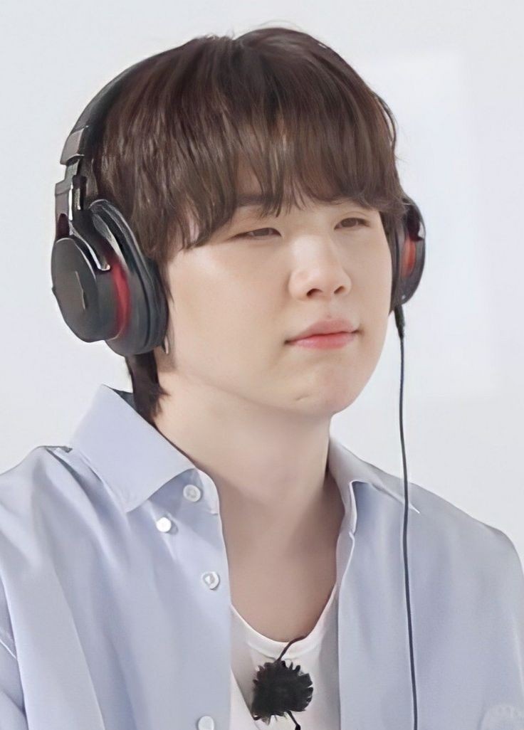 bziaizbo's tweet photo. Please rest today, don't pay attention to anything or anyone. You don't deserve everything that's going on right now. you deserve only love and happiness. I'm proud of your resilience, be even stronger. I love you more than yesterday โก
#YOONGI #SUGA #AgustD @BTS_twt
#D_294 https://t.co/h1zr8quKUU