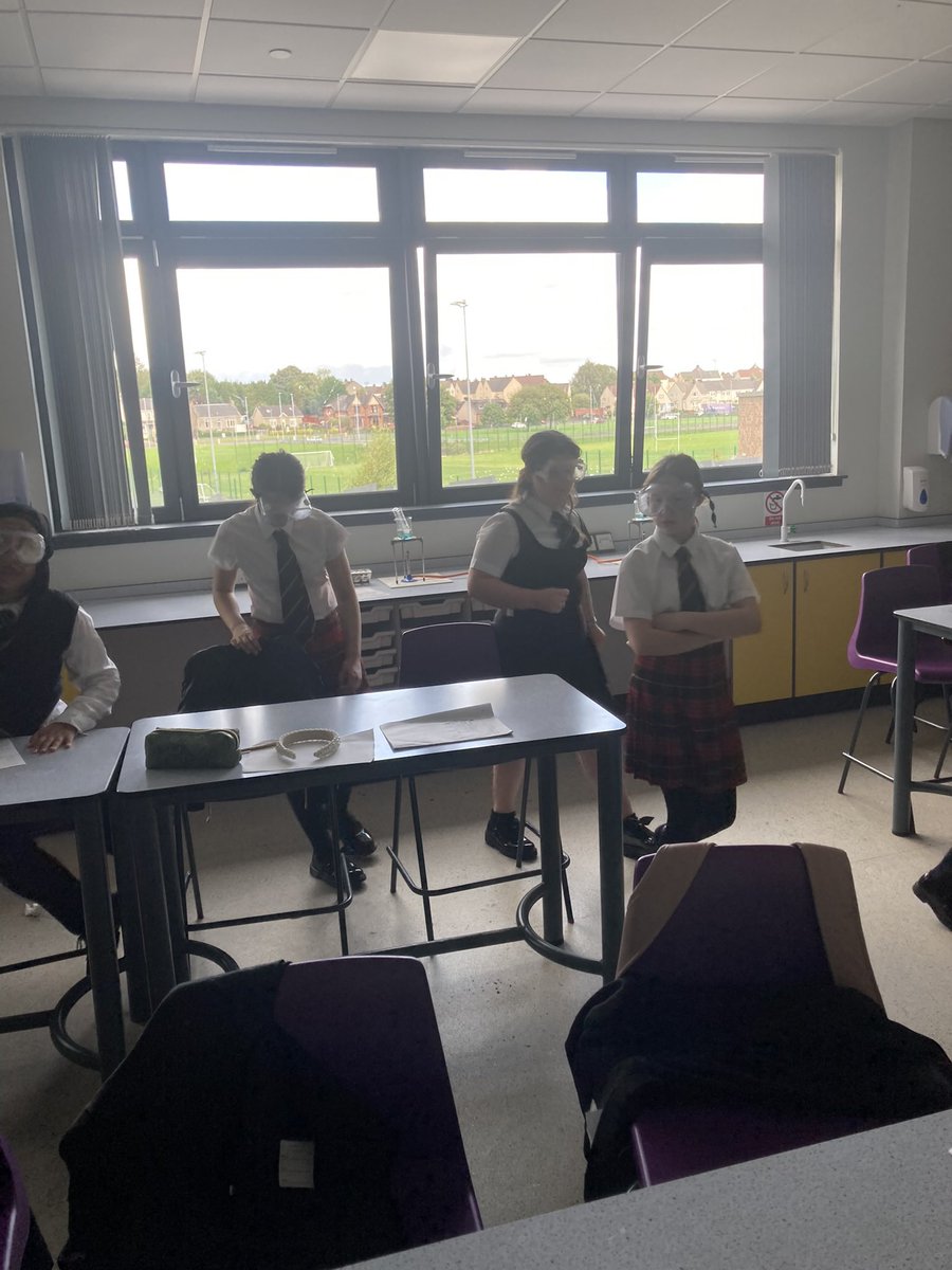 StAmbroseSci's tweet image. S1 and nearly all licensed to use a Bunsen burner! Well done on using your new skills to investigate glucose in solutions! #Ambees #LearningInFaithHopeLove