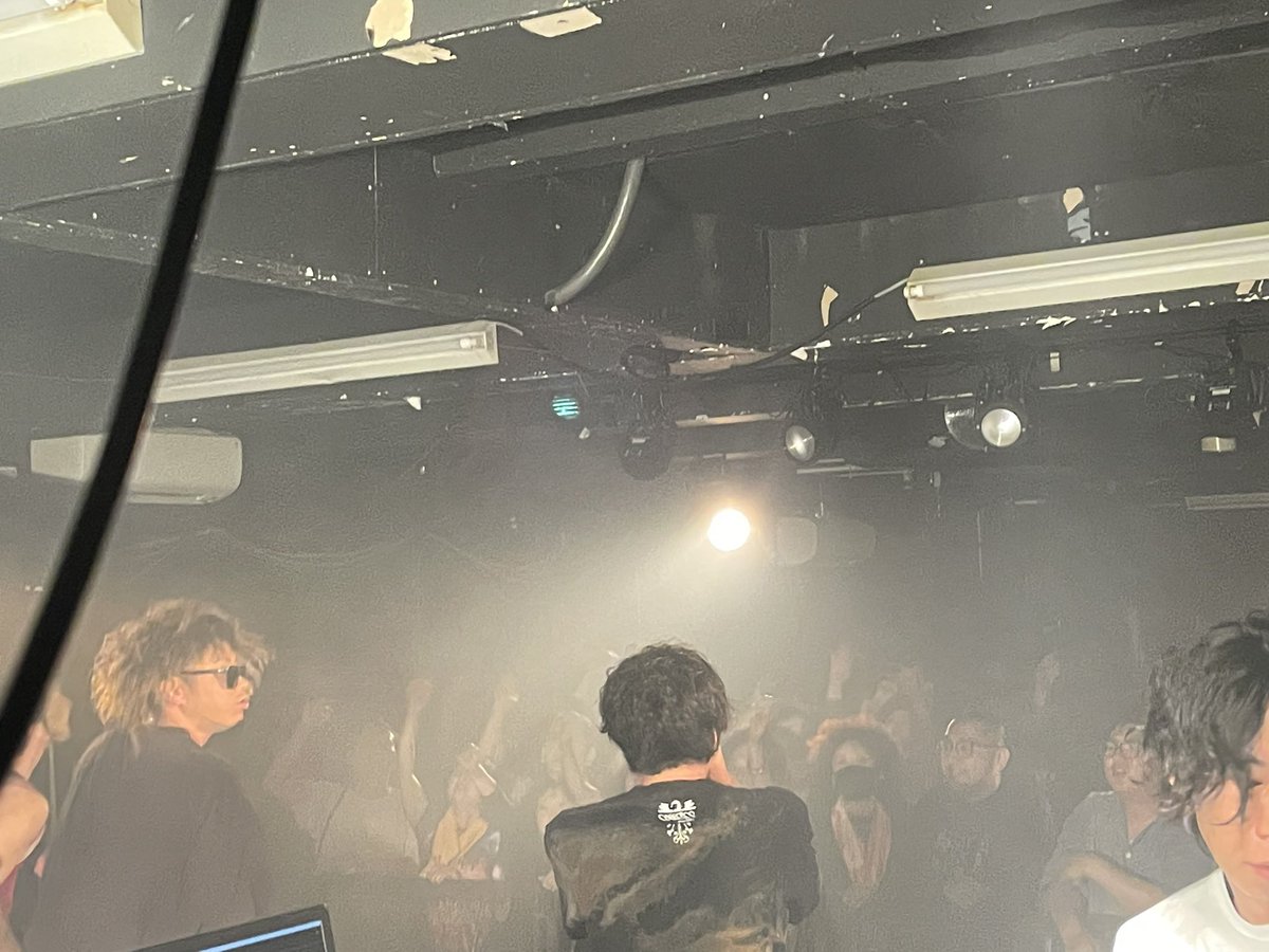 activefire14's tweet photo. 月寒のTMNことTsukisamu Mutton Networkが活性の火に初登場！
アシュラシンドロームの青木亞一人をはじめとした実力派ミュージシャンによって奏でられる鉄板の演奏！

雨の影響によりELLCUBEでの演奏となりましたが満員の熱狂でむしろここで見たかった感がすごい！
#活性の火 #活性の火24 https://t.co/NIhB8JT65W