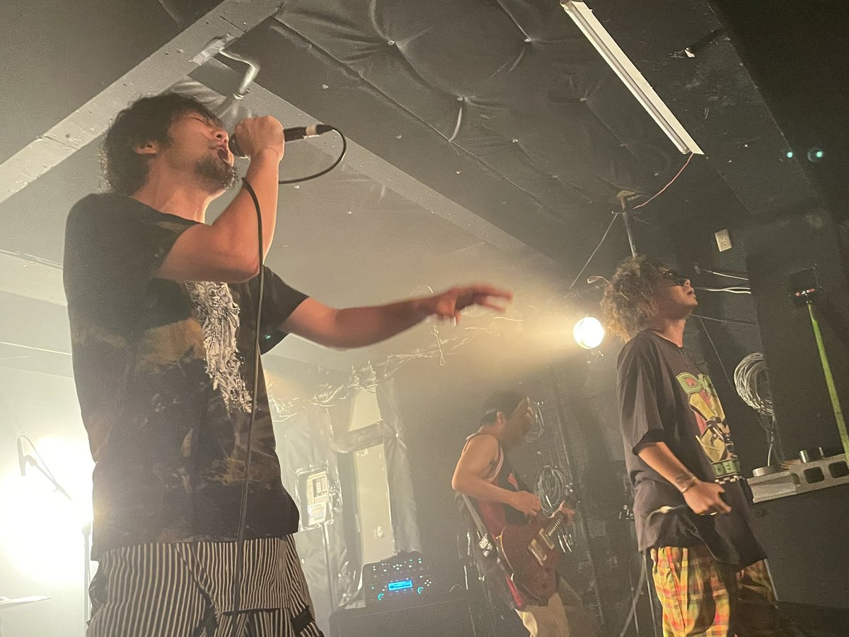 activefire14's tweet photo. 月寒のTMNことTsukisamu Mutton Networkが活性の火に初登場！
アシュラシンドロームの青木亞一人をはじめとした実力派ミュージシャンによって奏でられる鉄板の演奏！

雨の影響によりELLCUBEでの演奏となりましたが満員の熱狂でむしろここで見たかった感がすごい！
#活性の火 #活性の火24 https://t.co/NIhB8JT65W