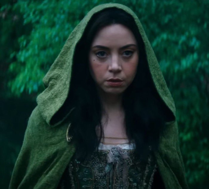 Kathryn Hahn dice que estaba “muy emocionada” de trabajar con Aubrey Plaza en 'AGATHA ALL ALONG'

vía <a href="/RollingStone/">Rolling Stone</a>