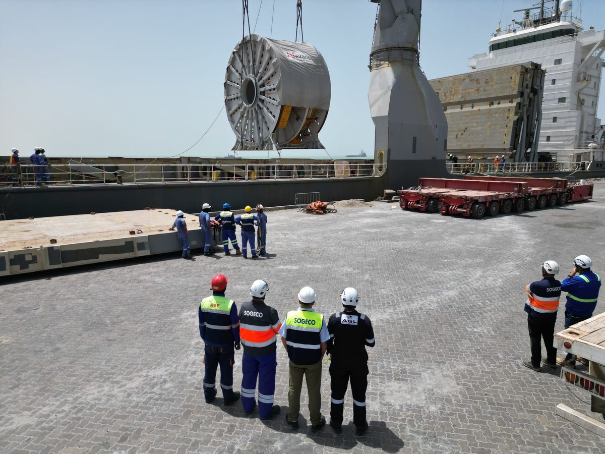 AGLgroup_'s tweet photo. Celebrating safety excellence on the GTA Project! 🌟
🛡️ Proud to mark 1025 days LTI-free on the Greater Tortue Ahmeyim (GTA) project. A huge shoutout to our dedicated team making strides for Mauritania & Senegal!
#SafetyFirst #GTAProject #SOGECO #AGL #AfricaTransformation https://t.co/2By4jZUYq6