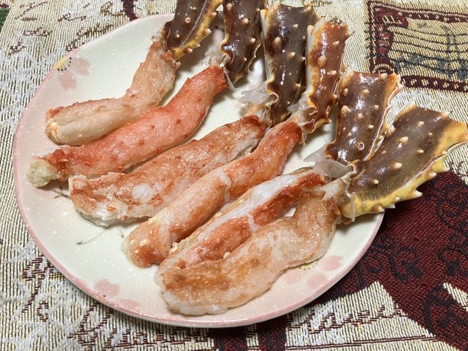 カニの差し入れ頂いきました🦀冬コミ頑張ります! 