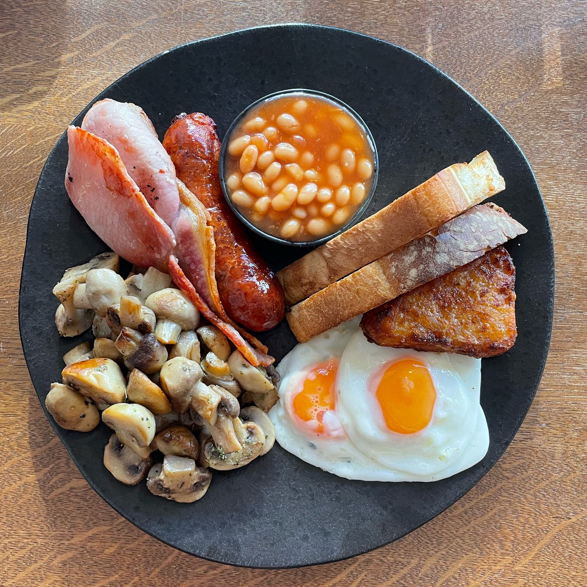 OllieGoddardGsy's tweet photo. You know it makes sense. #cookedbreakfast https://t.co/O4nXYk072G