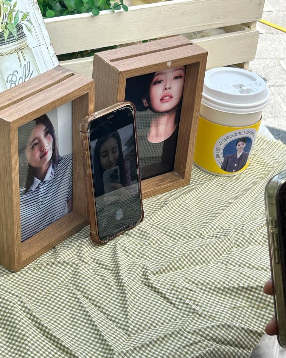 DC 제니 갤러리 tweet media