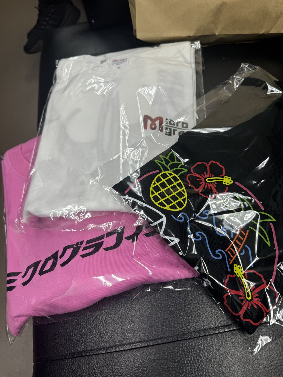 EbXv1RBADPH06PK's tweet photo. Tシャツゲットしに来ました‼️
・・・車で😅チキりました🐓💦
デザインカッコいいですね〜
これで道志走りに行きます🫡✨
んでもってネジ‼️こんないい出来だとは😆
良いプレゼントが出来ました✨
ありがとうございます🙇
#Micrographic
#LALUMIERE
#SIGNORIDESIGN https://t.co/u0EzQ4DWcH