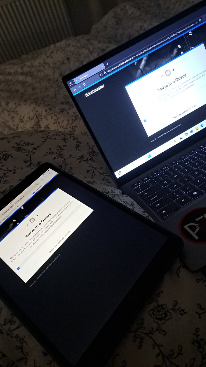 PDale89's tweet photo. 3 x devices and not a flicker of movement. #Oasis25 #Oasisticket https://t.co/QLScBcj9wF