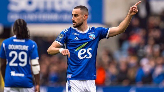 OliverFranck8's tweet photo. Ein französischer Innenverteidiger?
Perrin der französische Innenverteidiger! 
#HSV https://t.co/mY02UNCTwY