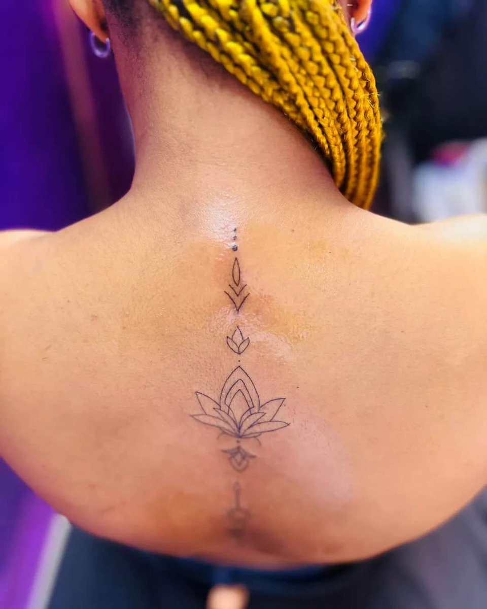 Toberink's tweet photo. Final piece.
Recent Tattoo.
Design : Back Tattoo design.
Artist :KayCee Casper.

I'm based in Mahikeng town at Boss Zonke hair Saloon right Infront of Meat SA. https://t.co/x2jkmaROuW
