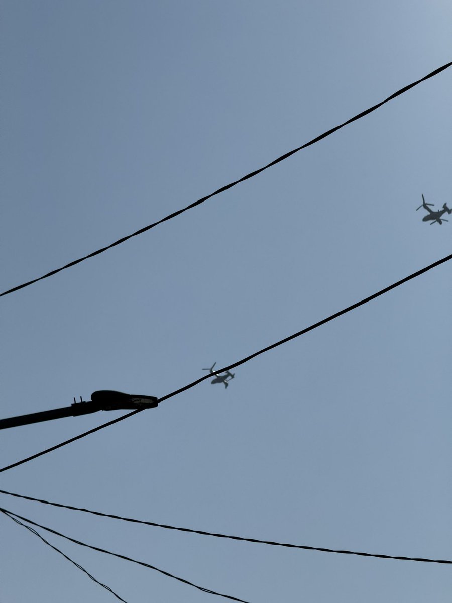 iDEOwen's tweet photo. Wow V22 Osprey at Rungkut Surabaya #v22 #osprey #v22osprey #surabaya https://t.co/4TSeuTBr4e