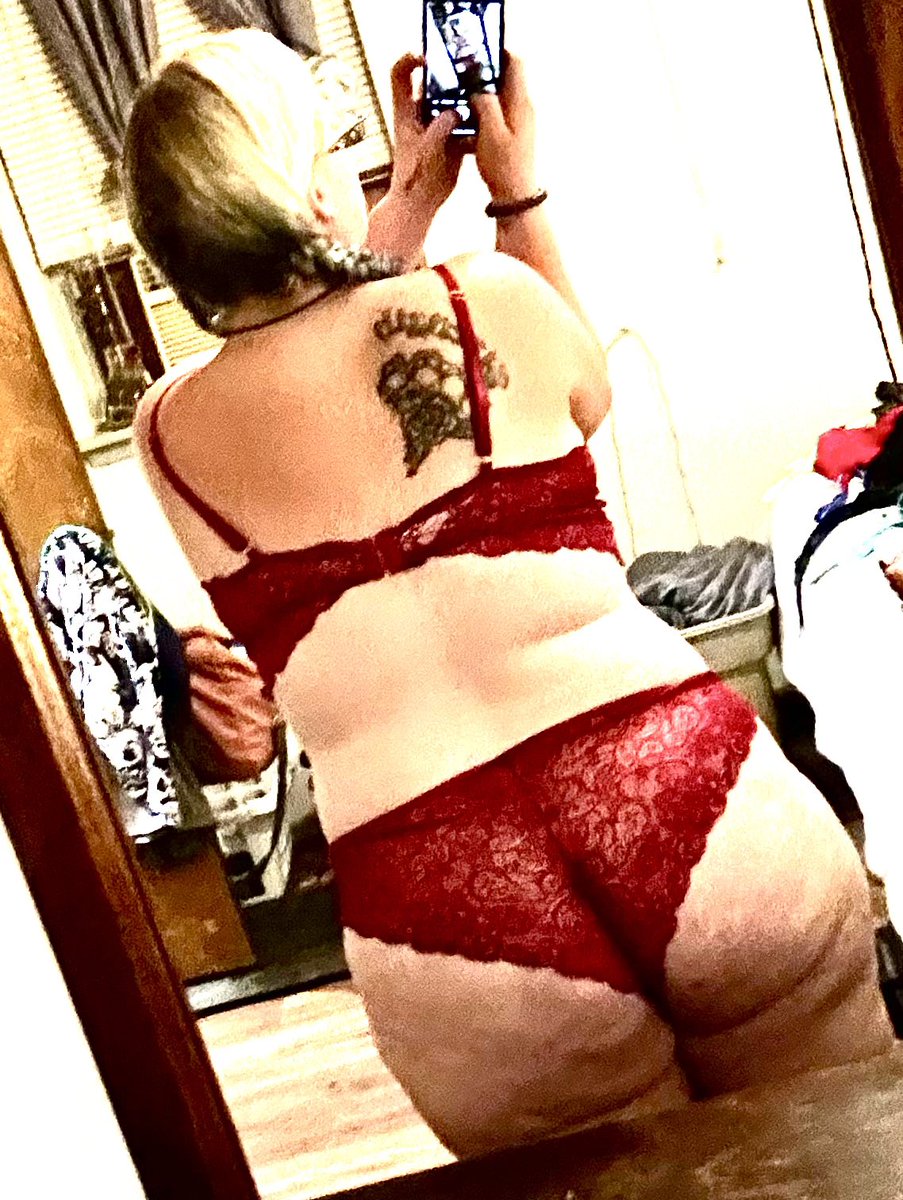 Naughtykitty49's tweet photo. Whatcha think? Is red my color? 😈☠️ https://t.co/O8RgSrTB6b