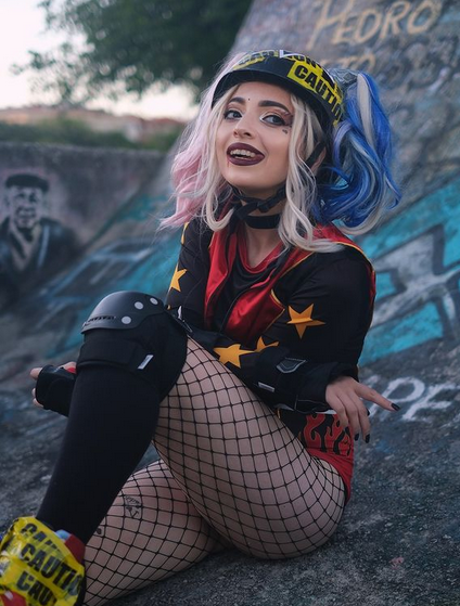 GothEntity's tweet photo. She felt like hittin' the skates. https://t.co/e4pnvAaQun