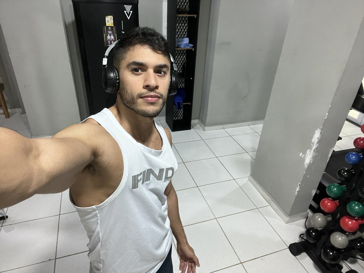 Uelyson's tweet photo. #gym https://t.co/vFIF9vU0Mr