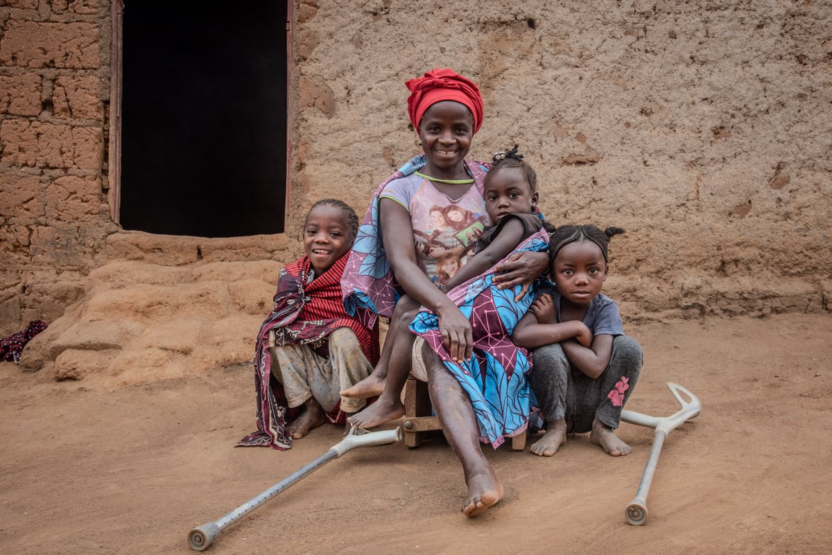 herorats's tweet photo. Ana's life changed forever because of a landmine.
Read her story and how APOPO's demining work offers hope to communities living in fear: https://t.co/fnB3w0bkob
#APOPO #Angola #StopMines #SavingLives #MineFreeWorld #MineAction #VictimAssistance https://t.co/oPMJqWOVDh
