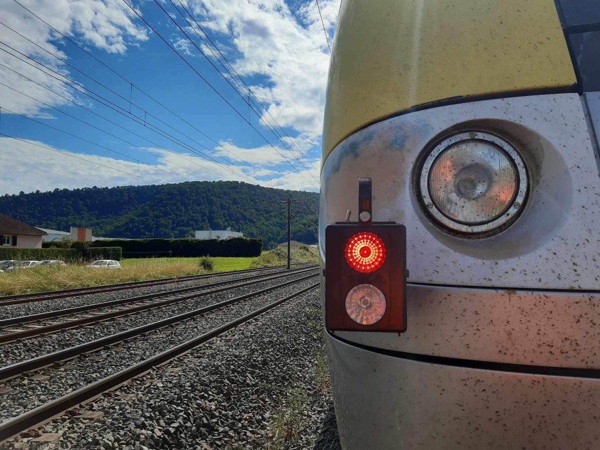 TER_BFC_Trafic's tweet photo. 📣⏰ Bonjour à tous et bienvenue pour une nouvelle journée d'#InfoTrafic !  

Nous sommes avec vous de 6h à 9h, pour vous informer sur les #TRAINMobigo en Bourgogne-Franche-Comté.  

Tweetez-nous 📲

🚅 L'équipe #TERBFC

Crédit photo : @GUILLONAlexis3 https://t.co/RN5cCNpjC6