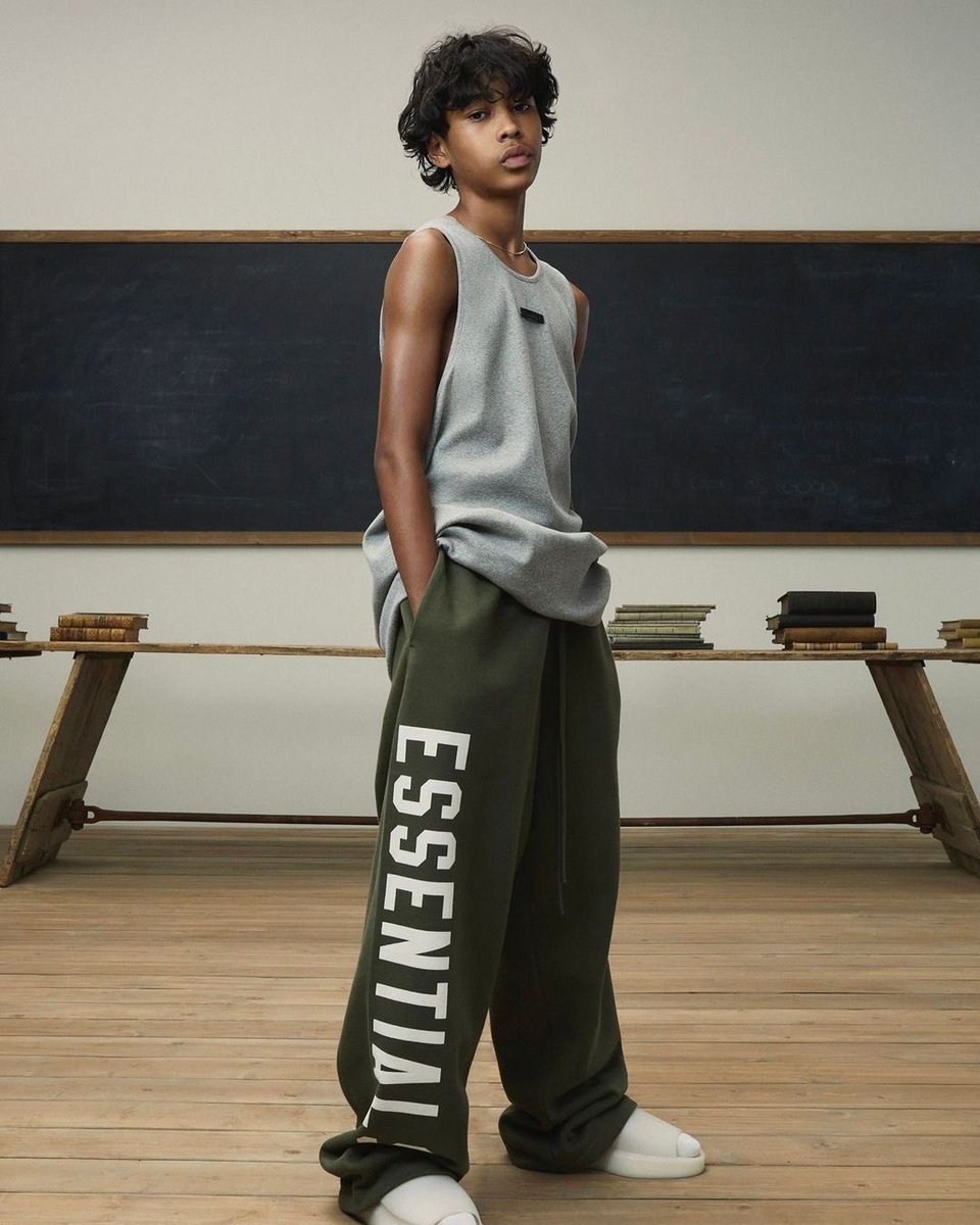 New drop alert! “Fear of God ESSENTIALS” - The Back to School collection is now available exclusively at CLUB21.

More information,​
T: 02-021-2168​
LineOA: @club21men​

#club21thailand​
#fearofgodessentials