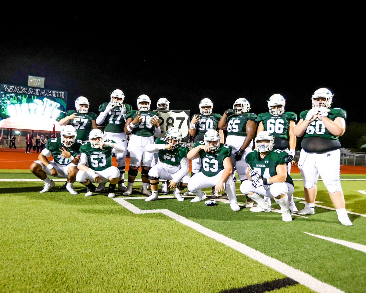 sherry_milliken's tweet photo. Waxahachie @NDNFootball wins the 103rd battle of 287! #txhsfb #battleof287 #FridayNightLights #dctf @dctf @Tepper https://t.co/X9HCKfyKIW