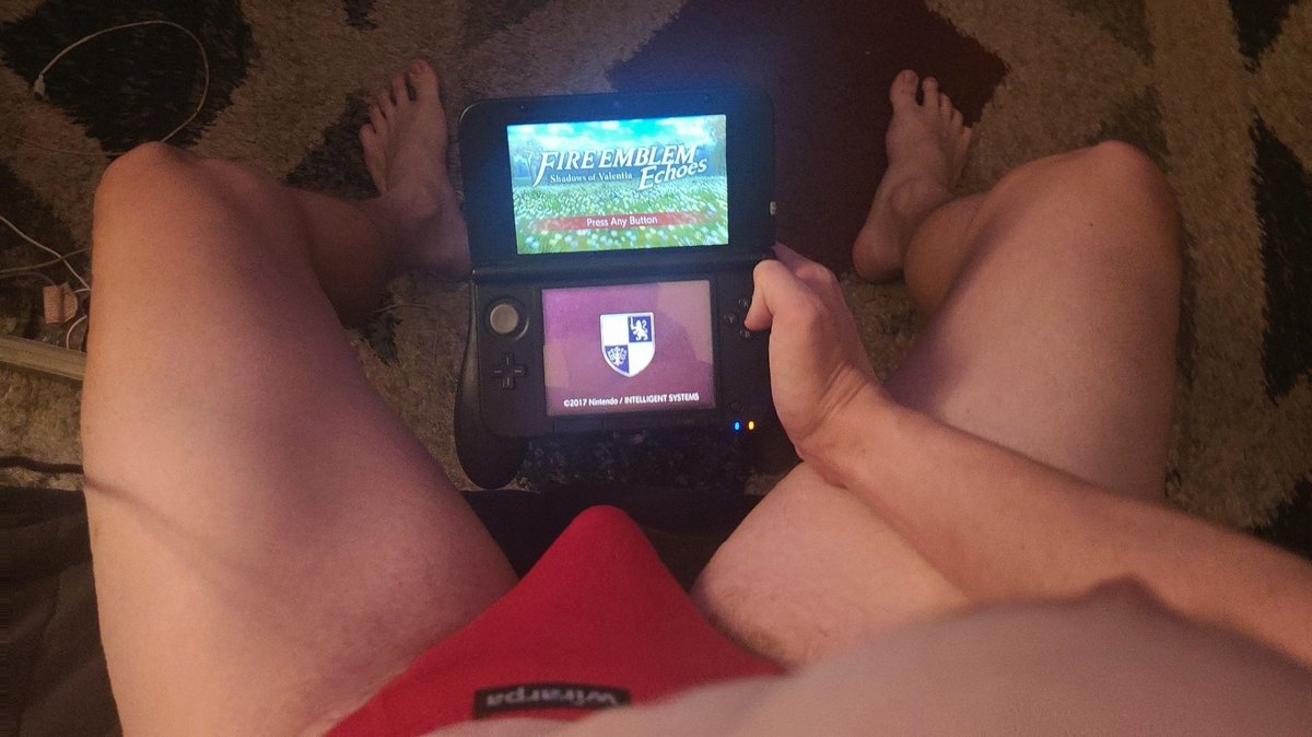 flyin_casual's tweet photo. What are you guys playing tonight? 🎮 https://t.co/AvrlLReFZx