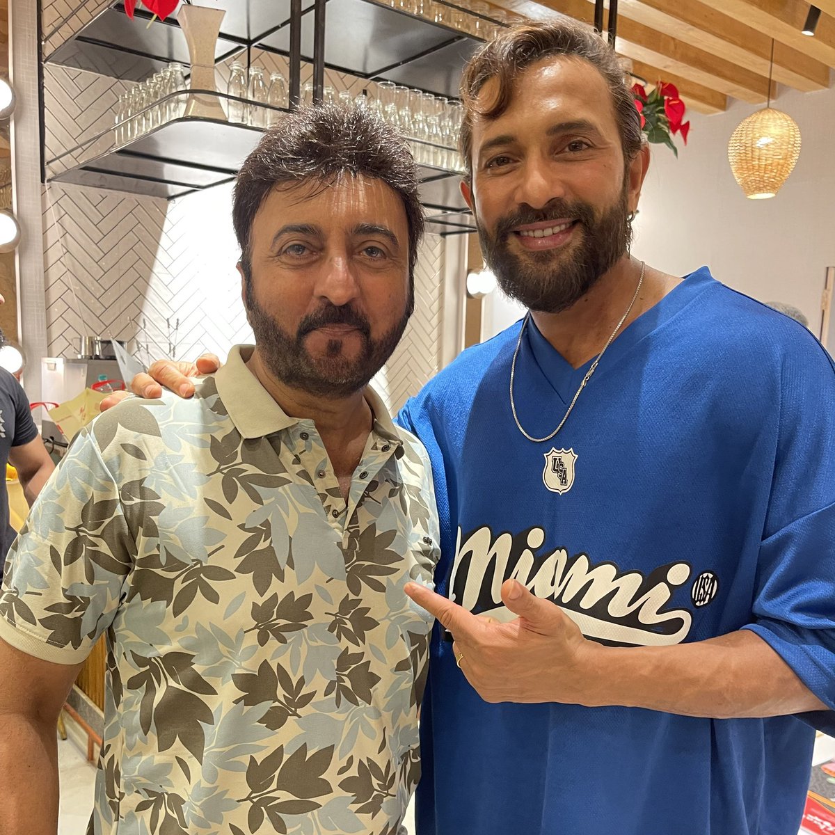 A memorable evening with the magician of the dance floor terence lewis. His personality is better than most of the heroes 😊 <a href="/terencehere/">TERENCE LEWIS</a> <a href="/SonyTV/">sonytv</a>