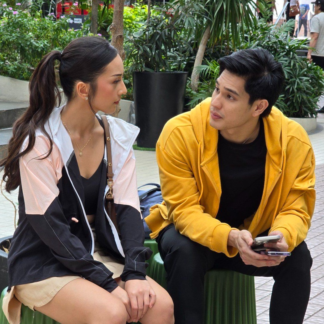 StudioVivaPH's tweet photo. Nasa stage na po sila na pinapahawak ni Elyse phone niya kay Sevi π₯°
Don't forget to watch Chasing In The Wild episode 3 NOW STREAMING on Viva One: https://t.co/vjR3rYCnql
#ChasingInTheWild
#HyacinthCallado
#GabLagman
#TheCaseOfForgottenThings
#StudioViva https://t.co/6mjfC94lPR