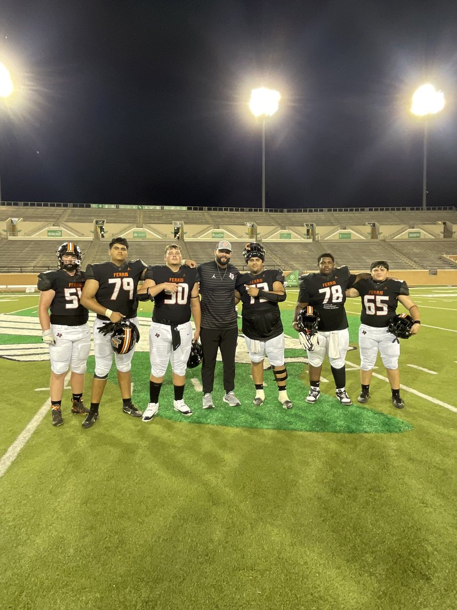 CoachCoryBrown's tweet photo. Great night https://t.co/jRQfBCGPc6