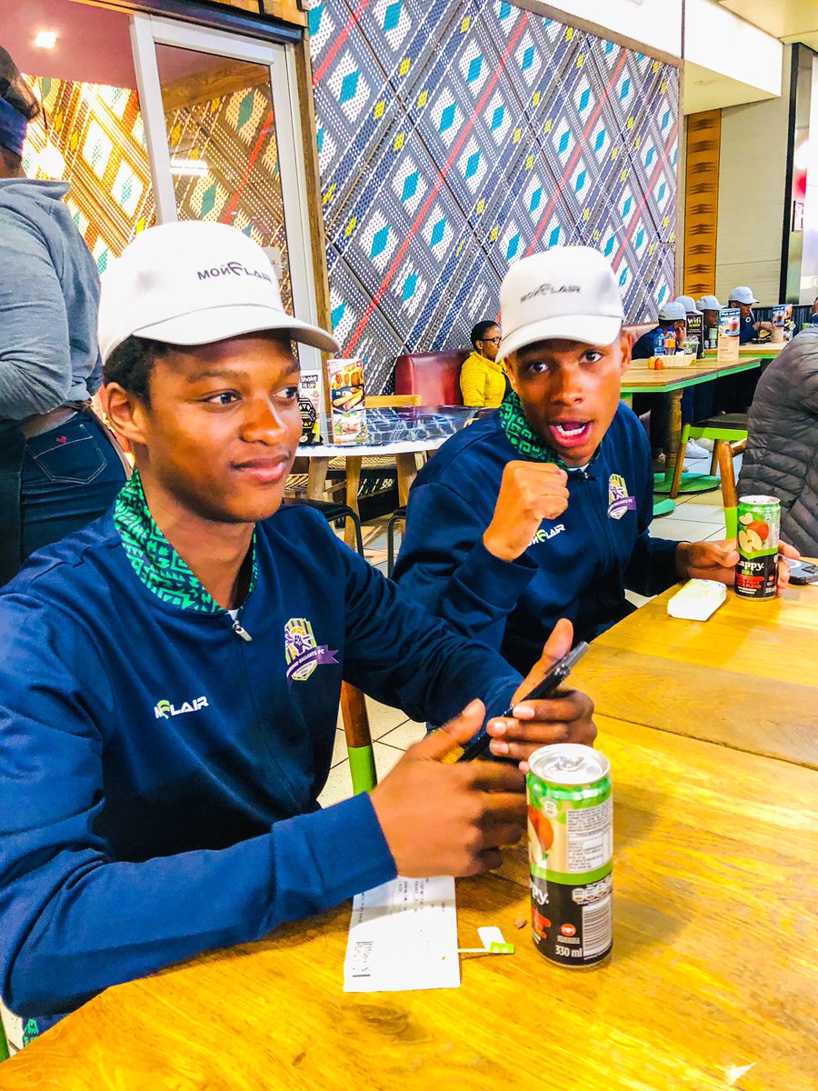 _Marumogallants's tweet photo. 🚀⚽️ Excitement is in the air as our Marumo Gallants FC DDC Team embarks on a new adventure in the Eastern Cape! We’re thrilled to welcome our new players, freshly selected from the Free State Trials
#MarumoGallants #DDCTeam #NewBeginnings #EasternCapeBound #Bitcoin #PSL https://t.co/0KPxeaFDuM