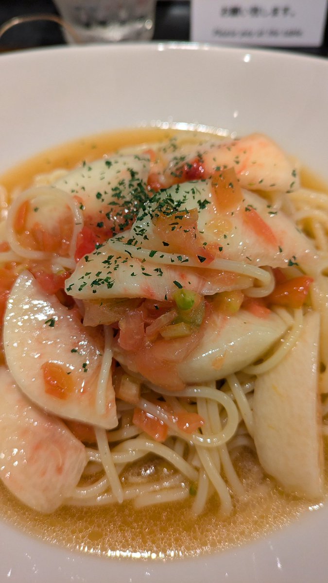 NCm7uegEyqircWG's tweet photo. フルーツ専門店で桃のパスタ🍑
初めての旨さ🥰🥰
#BerryCOCO https://t.co/erqN9XnLZd