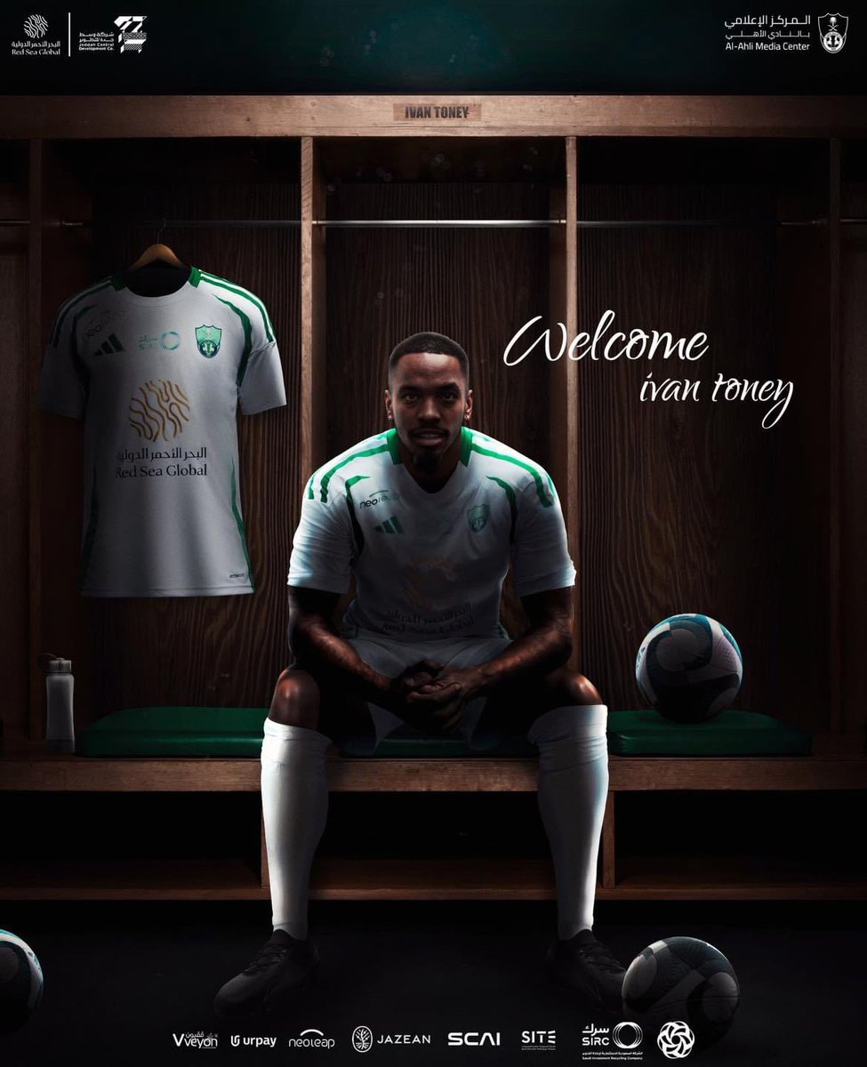 FAS333_'s tweet photo. OFICJALNIE❗️Ivan Toney piłkarzem Al-Ahli SFC🚨

Gwiazda @BrentfordFC odchodzi do Arabii Saudyjskiej.

Kwota transferu oscyluje w okolicach 40 milionów euro✍️

#BrentfordFC #PremierLeague #IvanToney #TransferDeadline #TransferNews #FAS3 https://t.co/vOMEjUVSYJ