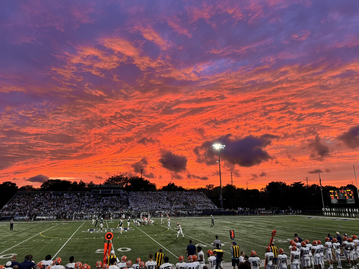 TemporaryKJ's tweet photo. Yes @HuskieFB and @jacobbell and every Huskies FB player were undeniably amazing tonight!! But that sky was a scene stealer! 😍❤️🩷🧡 #nofilters #huskiesfb #family #apintforkim https://t.co/VdiHYOtkEC