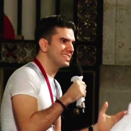 - Señor Presidente,  a mí siempre me ha gustado comerme sus huevos