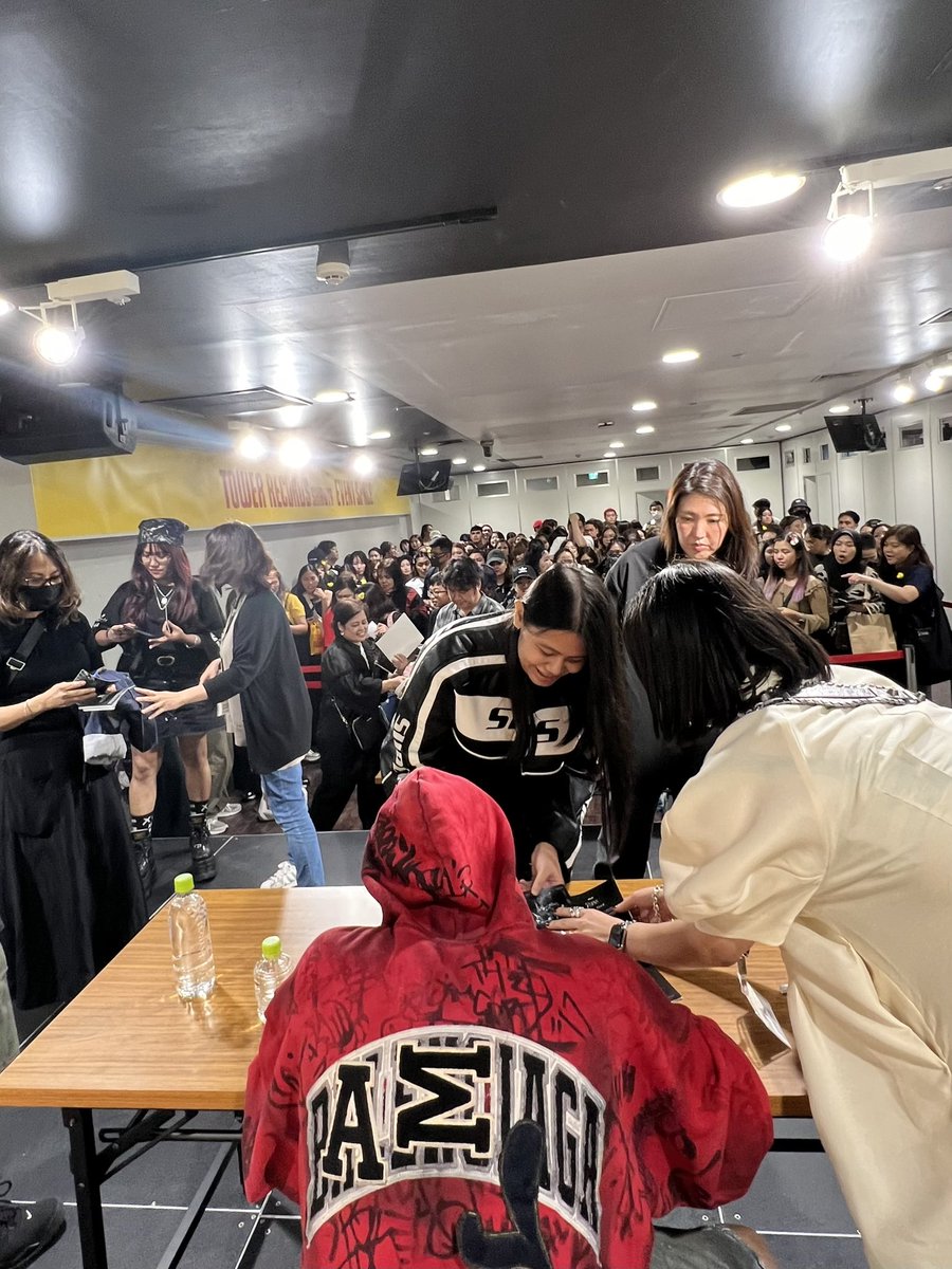 いろいろなところから来てくれてありがとう! salamat sa mga pumunta kahapon 🥹🤘 dami niyo galing pa sa iba't ibang lugar ✨ stay safe always!!! See you on Monday!