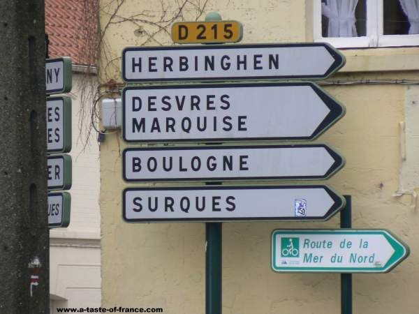 france_images's tweet photo. The village of #Licques in the Hem valley Pas de Calais https://t.co/898Of8Isag
#France 🇨🇵 #travel #photo https://t.co/MA5PZ1RMVC