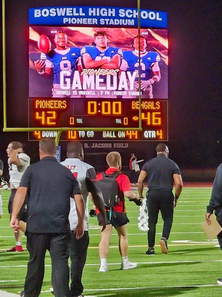 Tara_Bankz_'s tweet image. Way to go fellas!! #KCW #bengals 🏈🎉