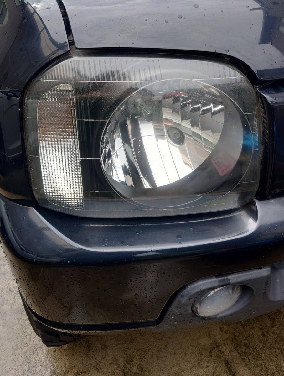 ジムニーヘッドライト黄ばみ落とし
DAISO クリーナーでほんの5分ほど磨いただけでめちゃくちゃキレイ😍

←before
→after

#ジムニー
#JB23
#ヘッドライト
#黄ばみ落とし