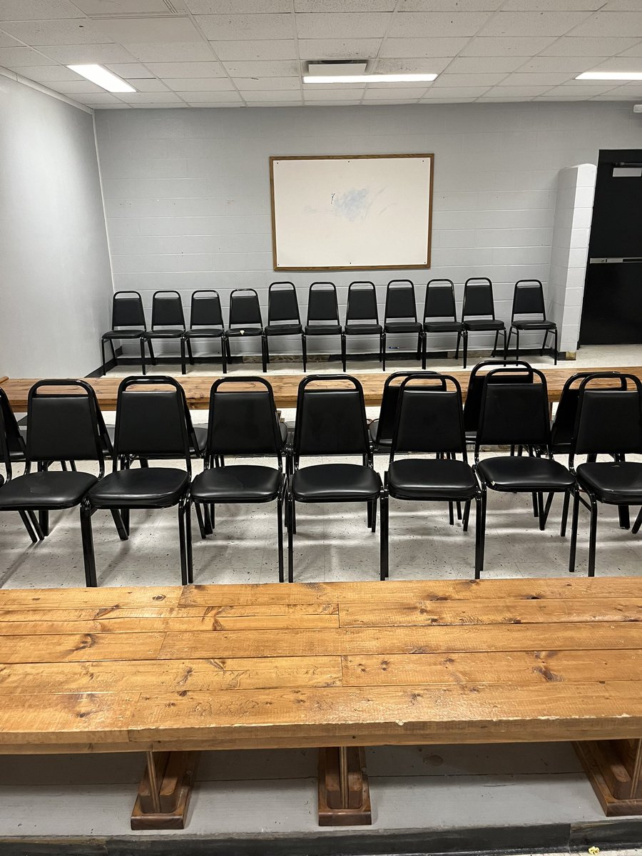 CoachHennigan's tweet photo. Great respect for all involved with @PUREYouthAA football. First class coaches and players doing it the right way. Visitor sideline and locker room left better than they found it! https://t.co/93jgUqaaUK
