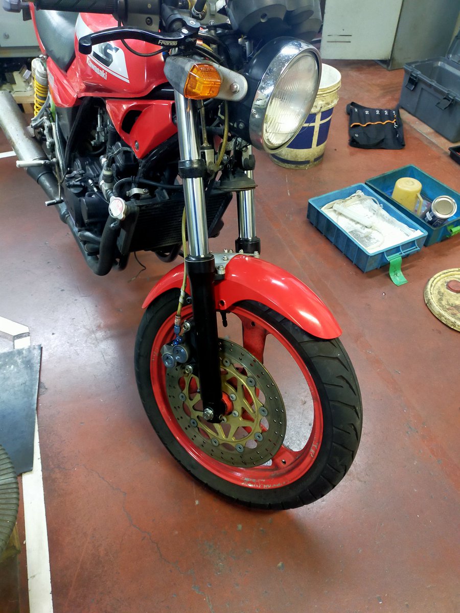 sames505's tweet photo. CS250のフロントフォークオーバーホール。
東洋硬化で再メッキ。
オイルロックピースは膨張していたので修正削り。
オイルはG10とG15をブレンド。
#cs250 https://t.co/86W1oHosrL