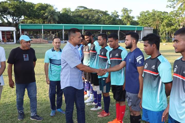নড়াইল জেলা পুলিশে ফুটবল টুর্নামেন্ট অনুষ্ঠিত