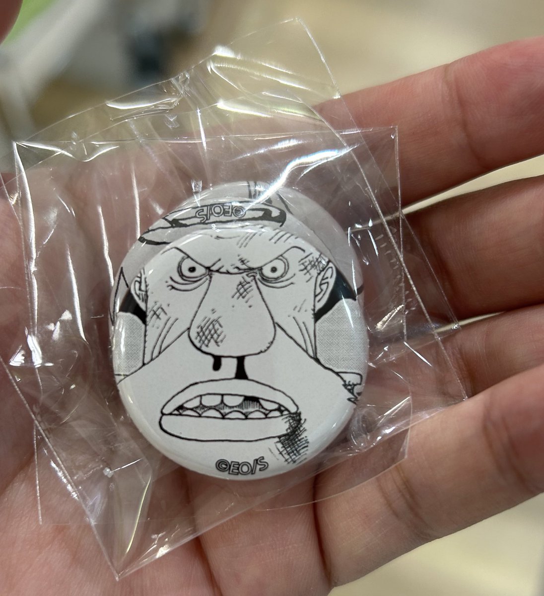 yuu_i0807's tweet photo. ワンピースのオールフェイス缶バッジで出てきたんですが、このキャラわかる人いますか?
見たことはあるのに誰かわからずモヤモヤしています!
有識者のみなさんよろしくお願いします!!
#ワンピース
#オールフェイス
#ALLFACES
#ONEPIECE https://t.co/957hbETCSA