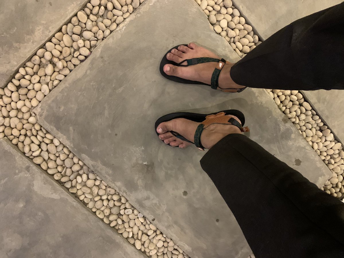ShofwanMuis's tweet image. Pakai sendal barefoot Pyopp Fledge, pak Gub.
Gak bikin sakit kaki, badan pinggang gak pegel, berasa nyeker setiap hari, tapi kaki aman dari kena batu ataupun duri.